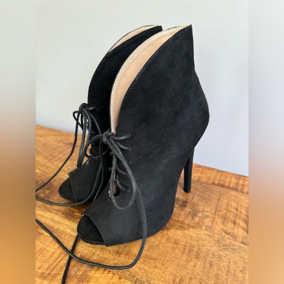 Black Suede Lace-up Heeled Booties. Veryn JustFab. Size 7 - Picture 10 of 14